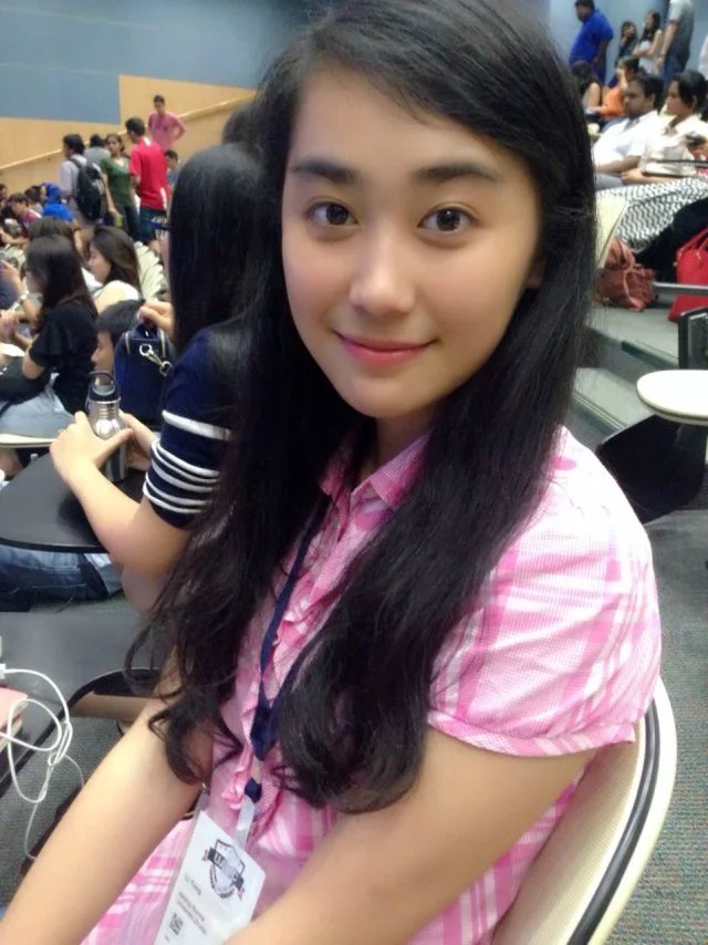 1464418932807044720.jpg 外国语学院李彤-照片.jpg